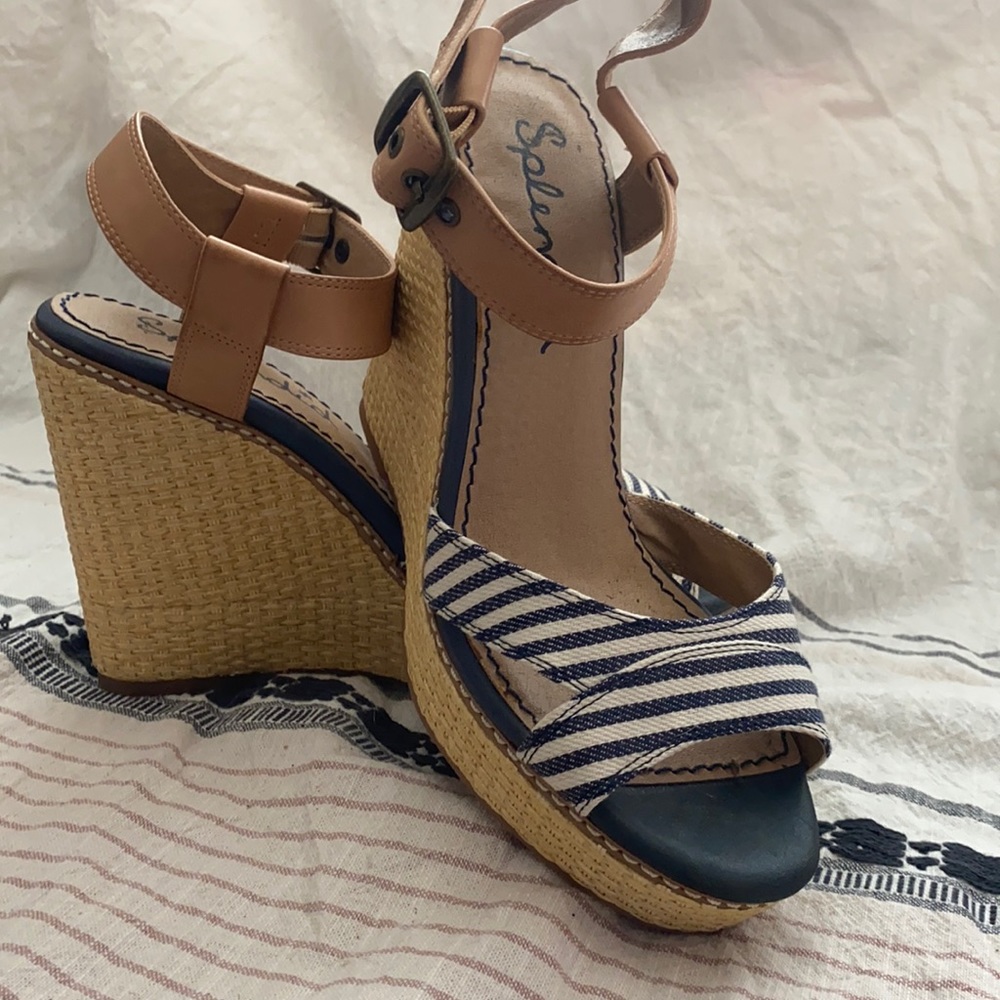 Splendid striped wedges